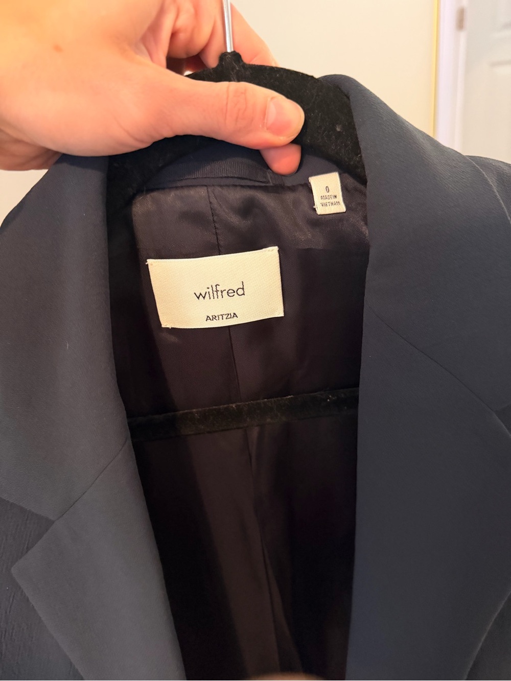 Aritzia Wilfred Blazer size 0, midnight blue